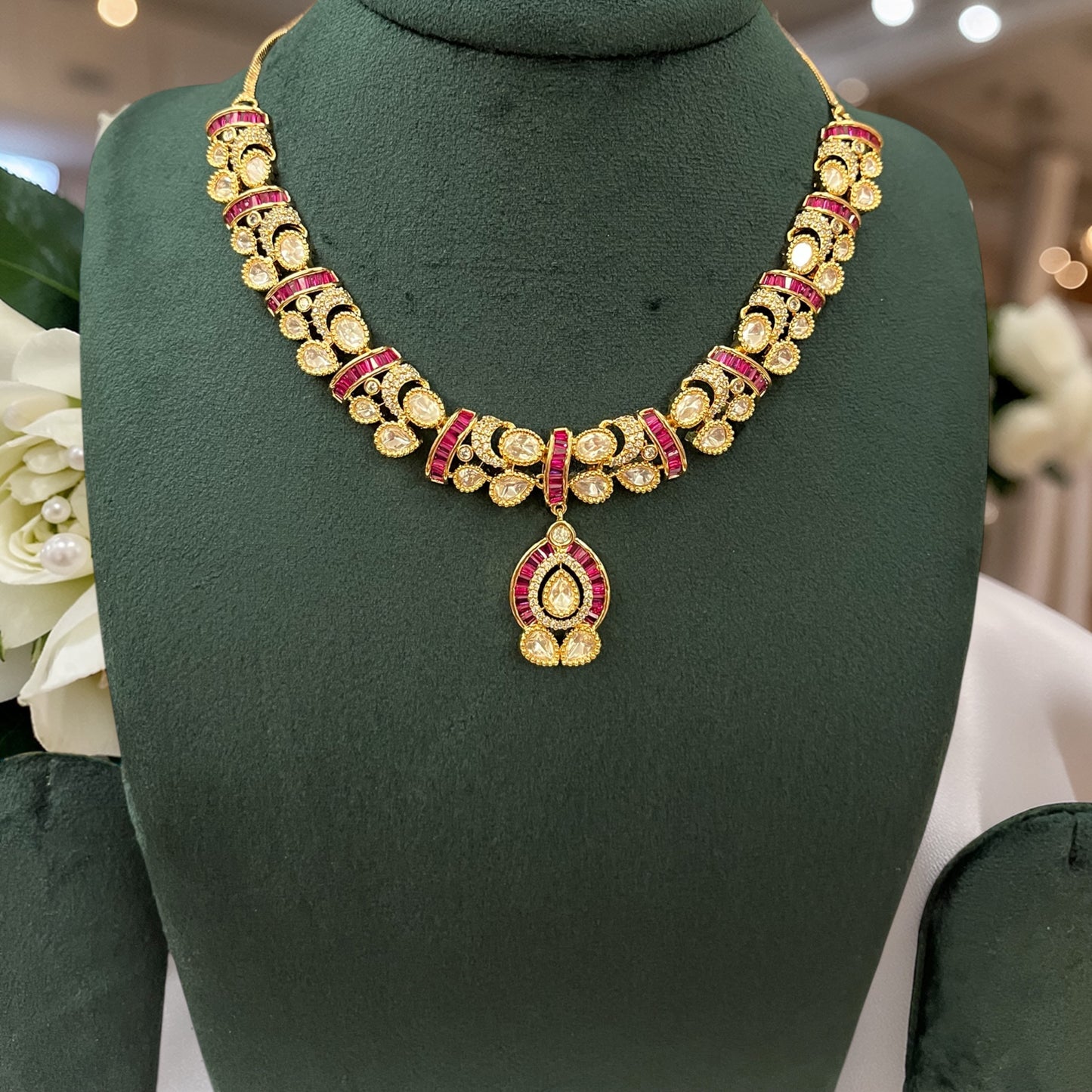Designer Sleek Necklace Set
