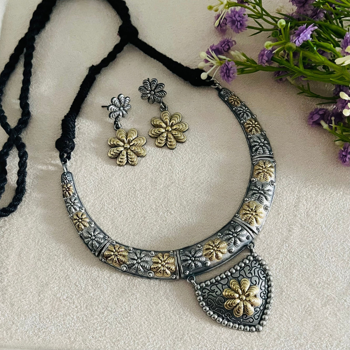 Dual Tone Necklace Set