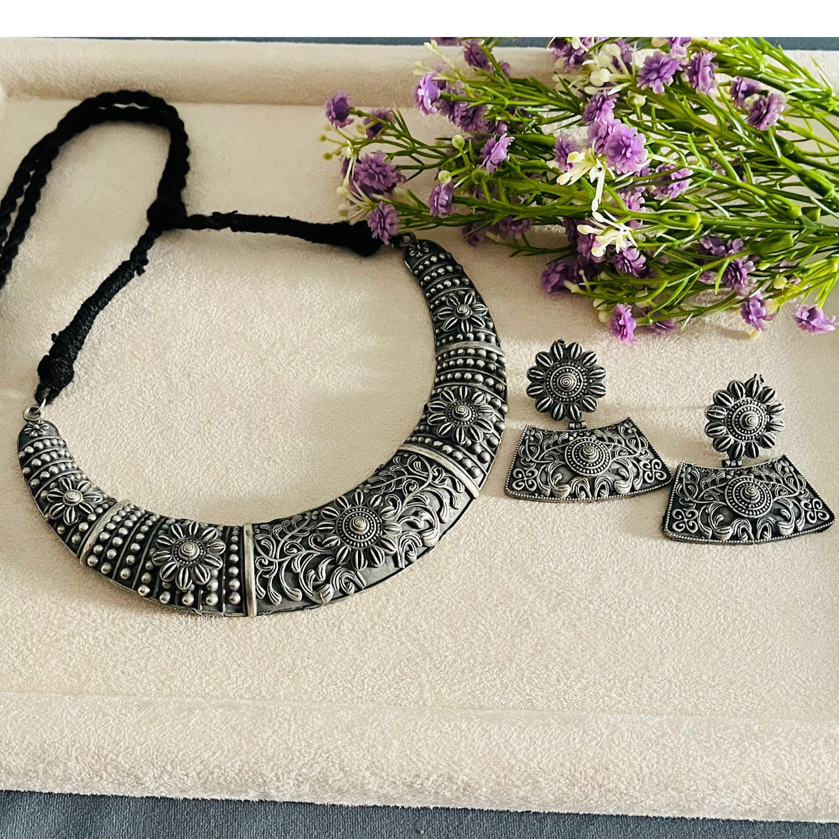 Dual Tone Necklace Set