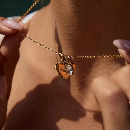 18k Gold Mom Heart Chain Necklace